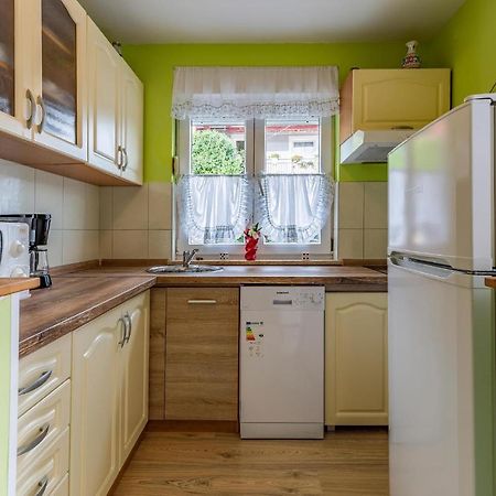 Nice Apartment In Premantura With Wifi Εξωτερικό φωτογραφία