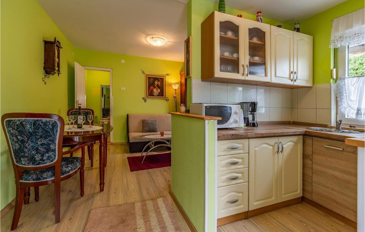 Nice Apartment In Premantura With Wifi Εξωτερικό φωτογραφία
