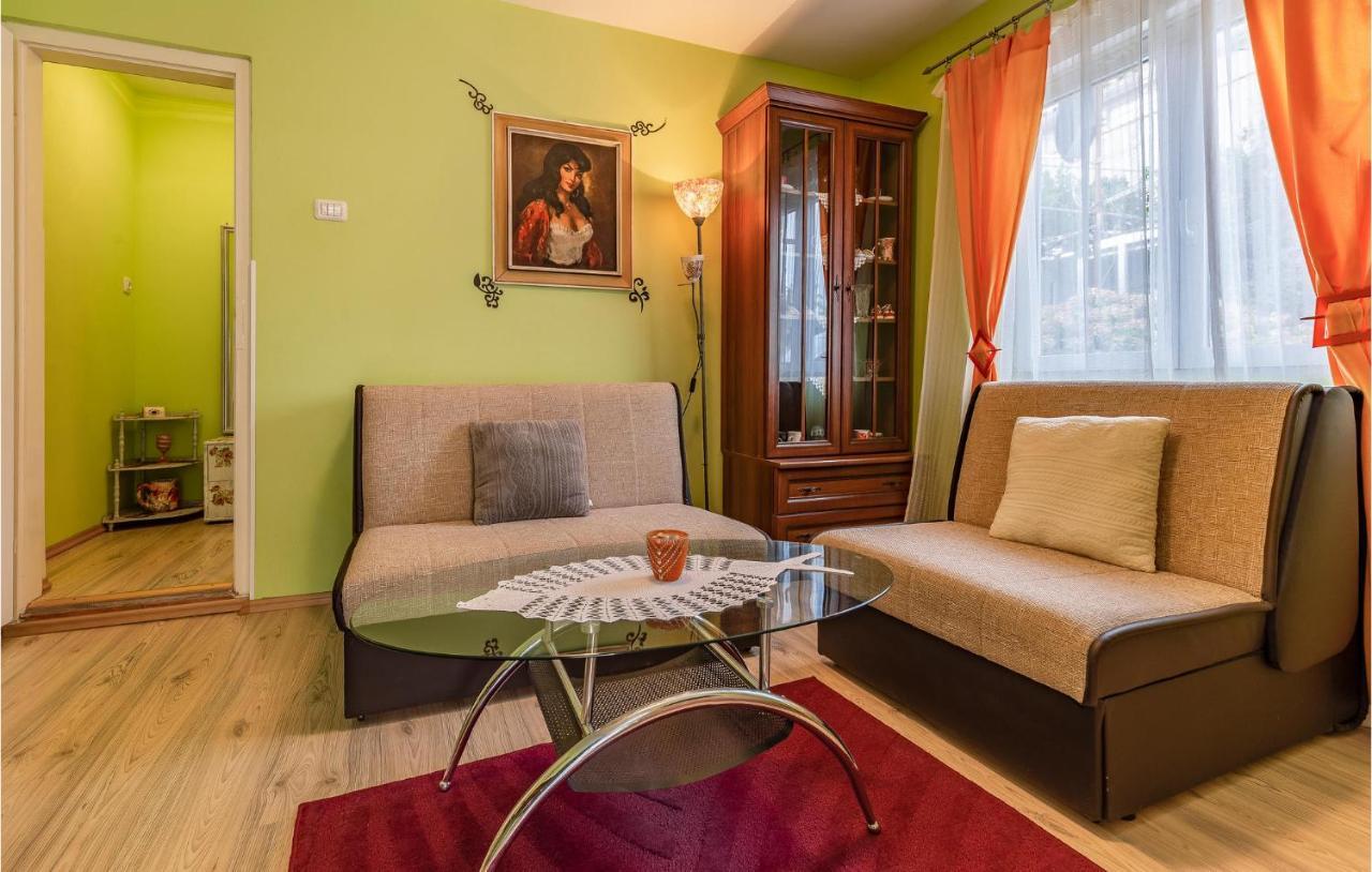 Nice Apartment In Premantura With Wifi Εξωτερικό φωτογραφία