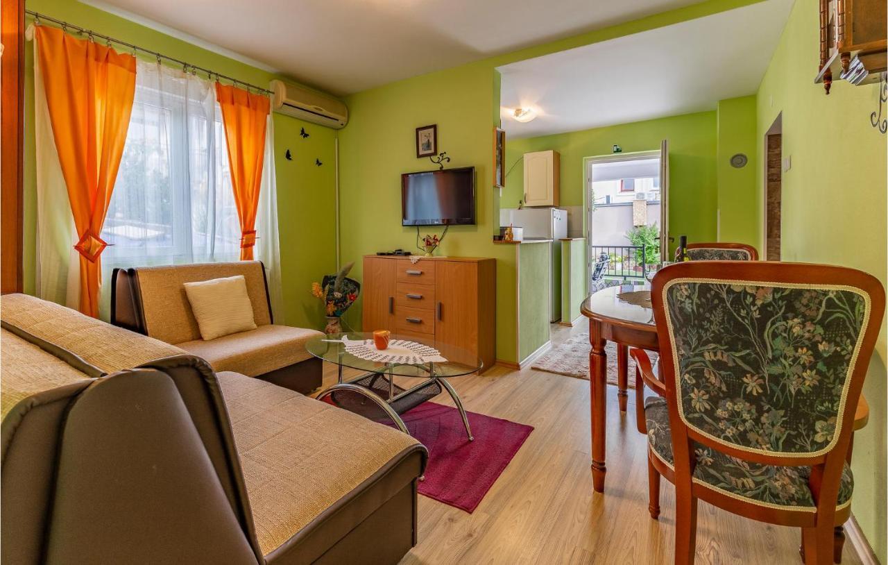 Nice Apartment In Premantura With Wifi Εξωτερικό φωτογραφία